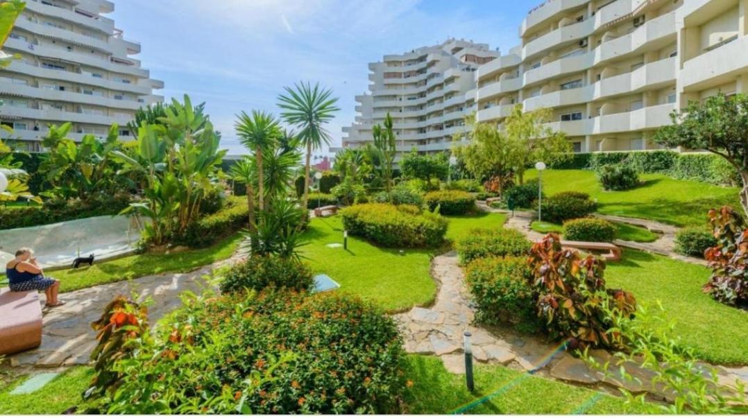 Precioso Apartamento Con Piscinas Y Vistas Al Mar. Benalmádena Dış mekan fotoğraf